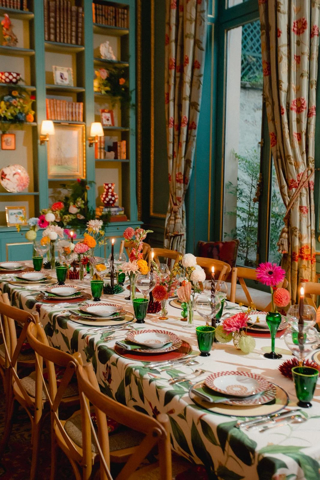 Intimate dinner in Paris